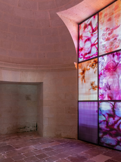 Screen as performance #3 (solo show), Chateau d'Oiron RMN, Plaines-et-Vallées (FR), Photographie Vincent Boutin, 2025 - © Guillaume Linard-Osorio