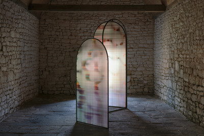 Screen as performance #2 (solo show), Chapelle Saint-Meldeoc , Locmeltro (FR), L’Art dans les Chapelles, 34e édition
Photographie Gwendal Le Flem, 2025 - © Guillaume Linard-Osorio