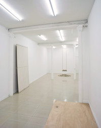 Under construction (solo show), Galerie Magda Danysz, Paris (FR), 2008 - © Guillaume Linard-Osorio