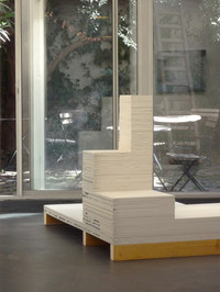 Le Quelconque et le Divin (solo show), Galerie HO, Marseille (FR), 2009 - © Guillaume Linard-Osorio