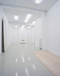 Under construction (solo show), Galerie Magda Danysz, Paris (FR), 2008 - © Guillaume Linard-Osorio