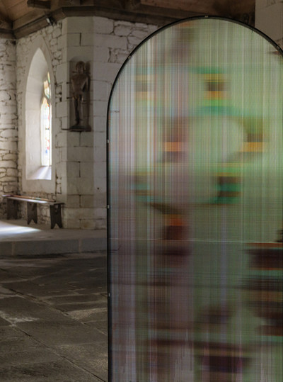 Screen as performance #2 (solo show), Chapelle Saint-Meldeoc , Locmeltro (FR), L’Art dans les Chapelles, 34e édition
Photographie Gwendal Le Flem, 2025 - © Guillaume Linard-Osorio