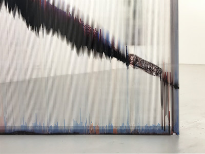 Composition pour deux écrans, Polycarbonate alvéolaire, résines colorées, structure acier, Détail, 2019 - © Guillaume Linard-Osorio
